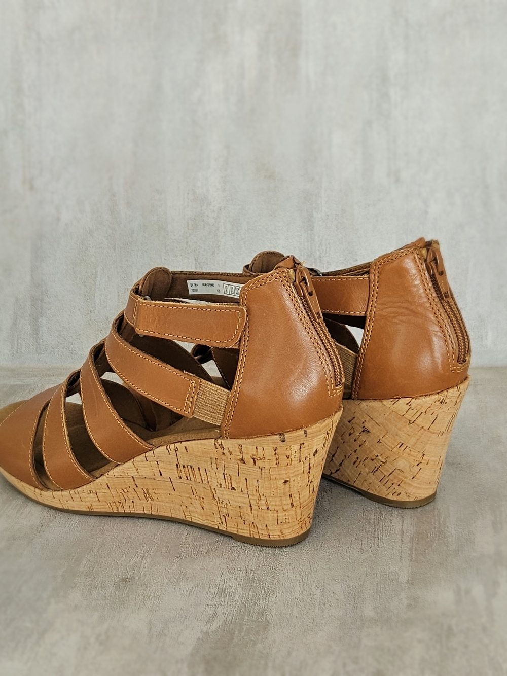 ROCKPORT Women's Cognac Brown Leather Wedge Sandals Size 9 Wide Strappy Back Zip - Picture 13 of 16